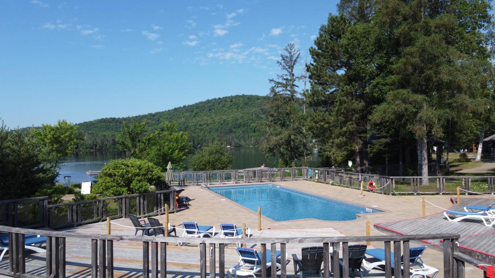 Lakefront Mountain View - Resort Loft Lac-Supérieur Extérieur photo