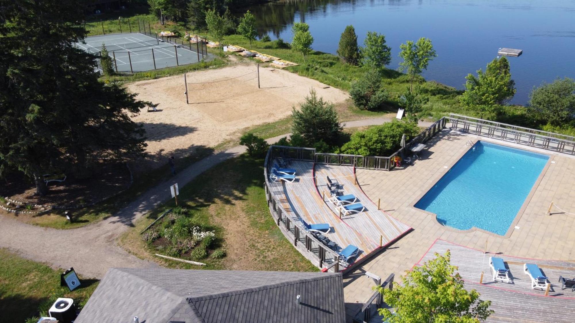 Lakefront Mountain View - Resort Loft Lac-Supérieur Extérieur photo